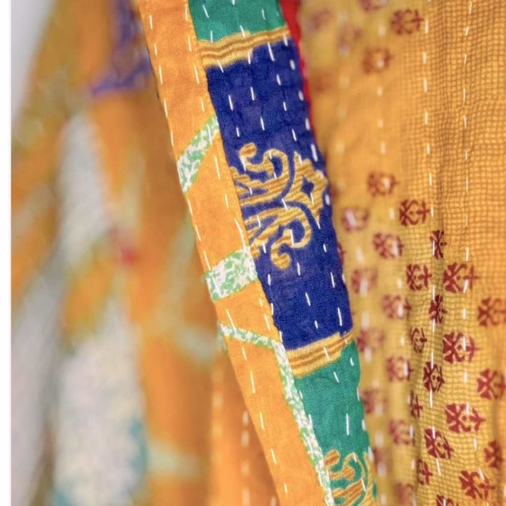 Reversible Kantha Duster - Picture 10 of 13